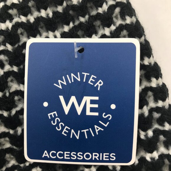 Winter Essentials Women's One Size Black/White Knit Beanie Hat With Pom New - Picture 3 of 8